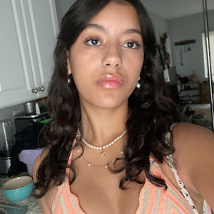 Meet your Posher, Valentina